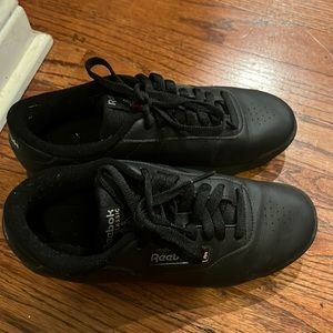 Reebok black shoes size 7